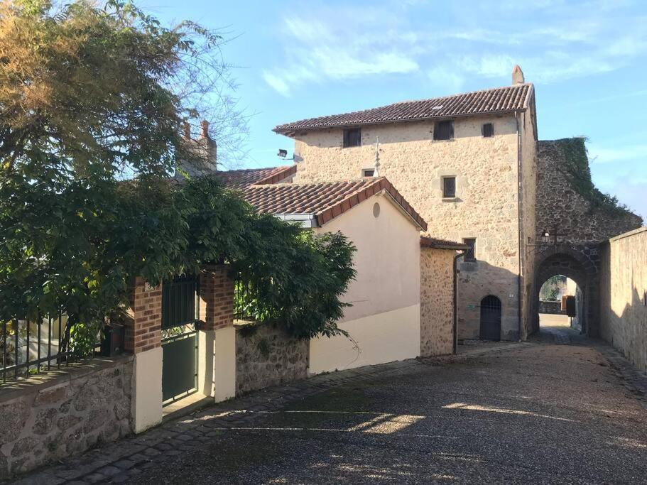 Du Haut Des Remparts Brigueuil Buitenkant foto